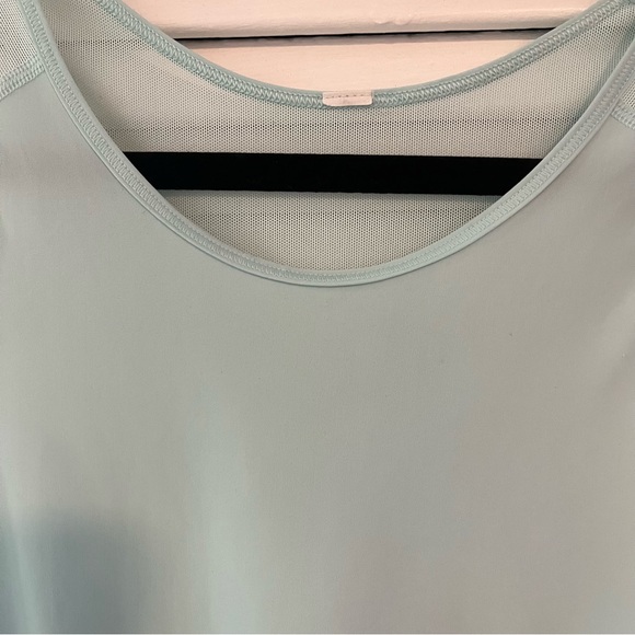 Lululemon Light Blue Athletic Work-out Top - Picture 5 of 9